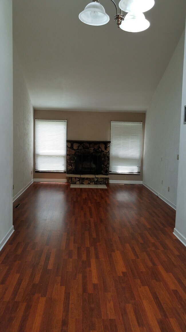 Living Room - 102 Turnbridge Dr