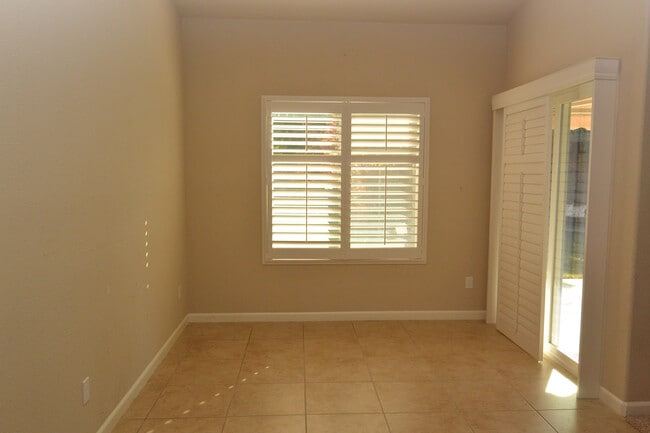 Building Photo - 4311 W Buena Vista Ave