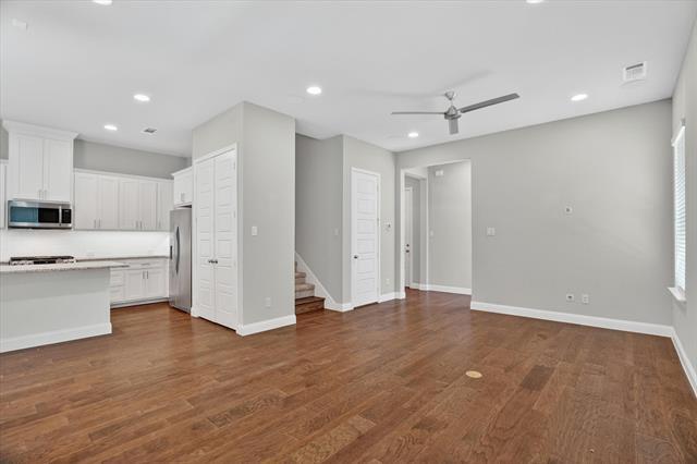 Foto del edificio - 6330 Oakbend Cir
