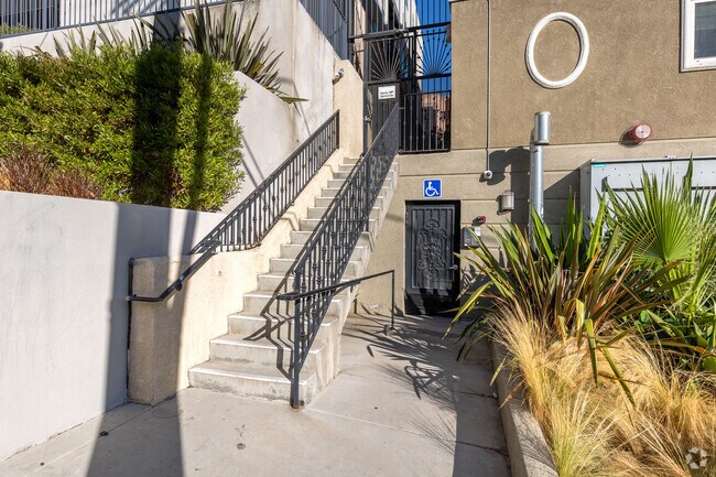 Foto del edificio - 442 S Lake St