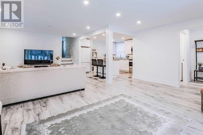 Building Photo - 133 Orchard Heights Blvd