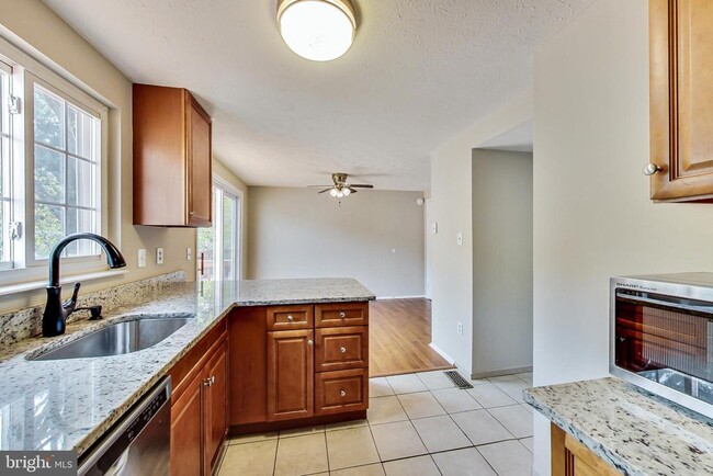 Building Photo - 11141 Captain's Walk Ct