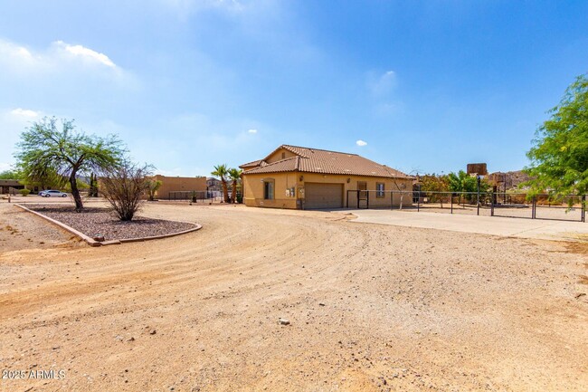 Building Photo - Massive Equestrian Property with Mountain ...