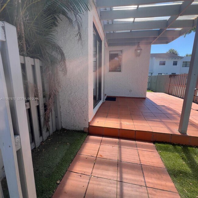 Building Photo - 10550 NW 7th Terrace