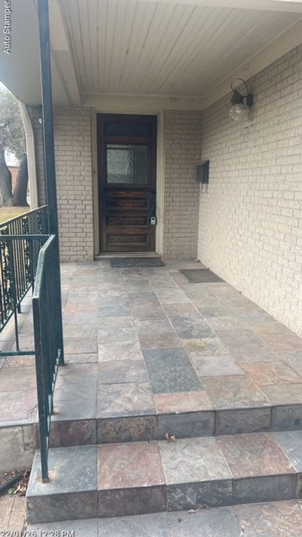 Building Photo - 3200 S Hills Ave