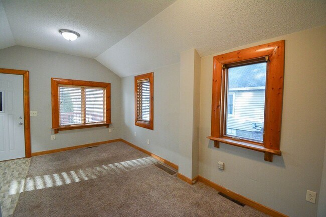 Foto del edificio - Rent Special!  2 Bed, 1 Bath Home Near Mayo Clinic