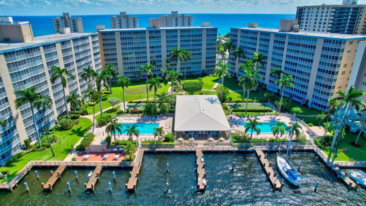 Primary Photo - 3212 S Ocean Blvd