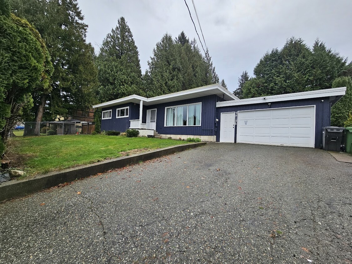 Photo principale - 34126 George Ferguson Way