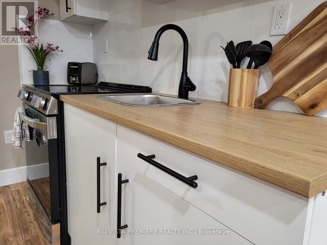 Building Photo - 1807 Brunson Way