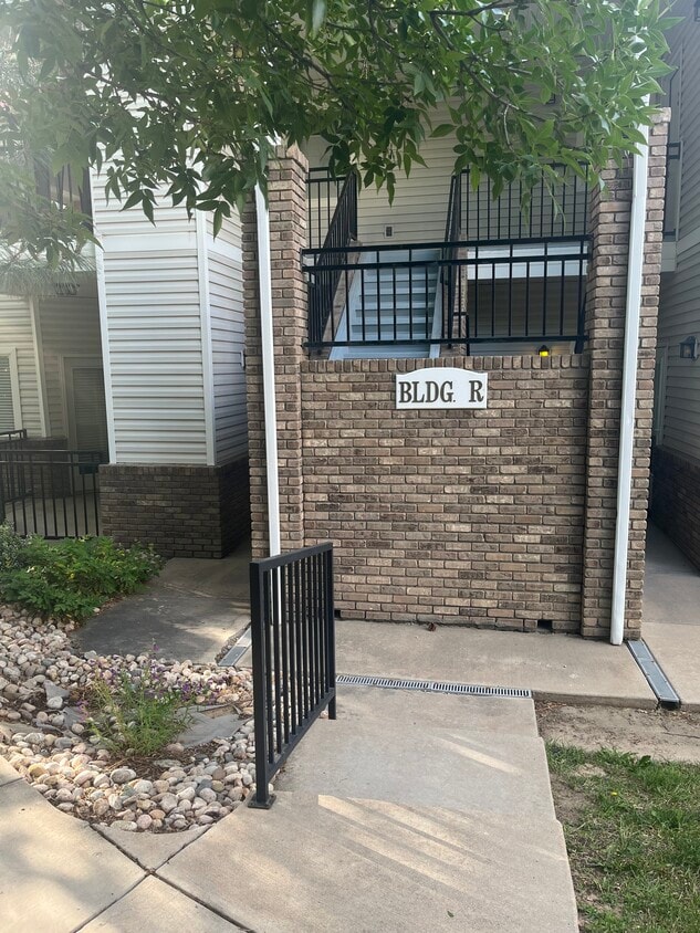 950 52nd Avenue Ct Unit R2, Greeley, CO 80634 Condo for Rent in