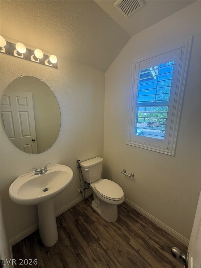 Building Photo - 849 E Sunset Rd