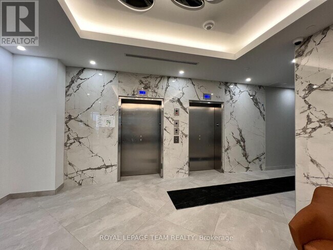 Photo du bâtiment - 360 Deschâtelets Ave.