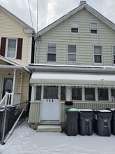 Building Photo - 156 Washington St