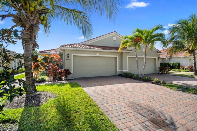 Foto del edificio - Stunning  2-bedr 2-bath+ Den/office home located in the desirable Lindsford in Fort Myers