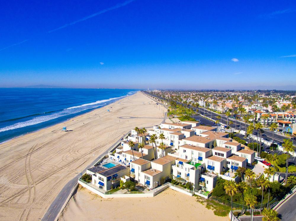 711 Pacific Coast Hwy Unit 103, Huntington Beach, CA 92648 Condo for