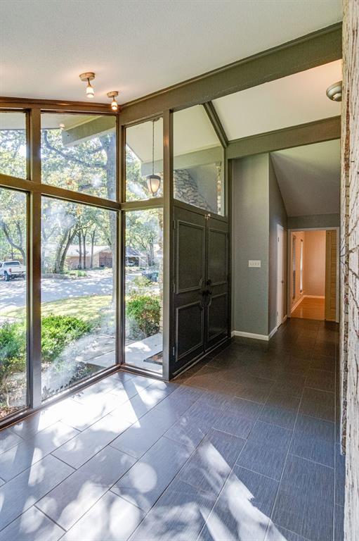 Building Photo - 820 Wheelwood Dr