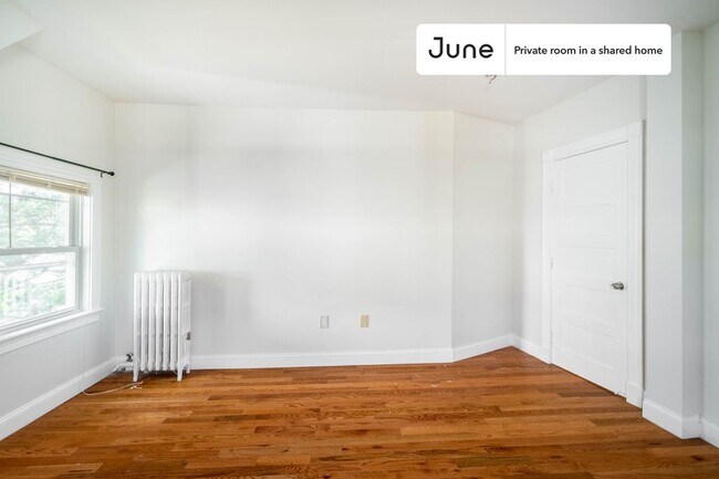 Building Photo - Room in Shared 7 bed/2 bath home