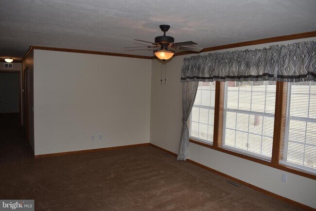 Building Photo - 15334 Skyline Dr