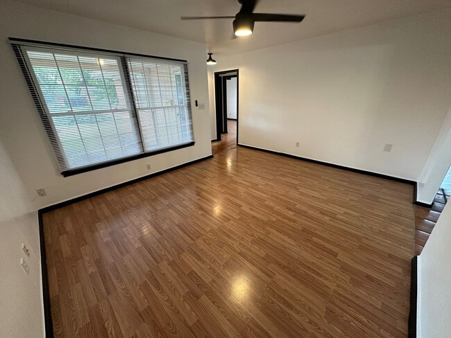 Building Photo - 5513 Alvarado Rd