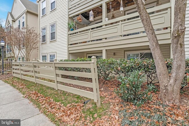 Building Photo - 2237 Lovedale Ln