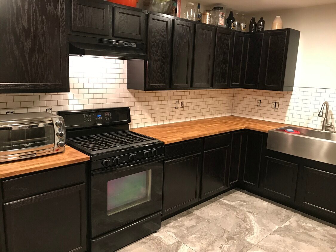 Foto principal - 525 NE Revere Ave