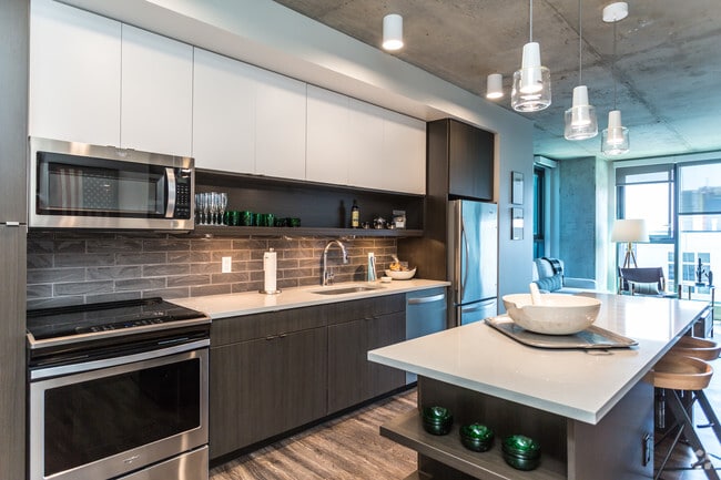 1BR, 1BA - Alexander - Jasper Towers