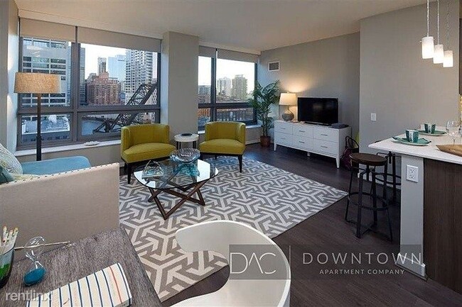 Building Photo - Studio, 1 bath Condo - 216 East Ontario St...