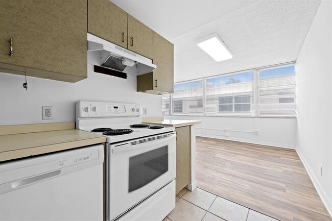 Building Photo - 3003 Terramar St