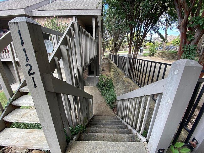 Foto del edificio - 1121 Signal Ridge Pl