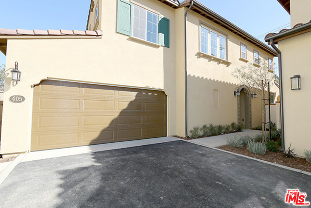 Primary Photo - 405 Encanto Ln