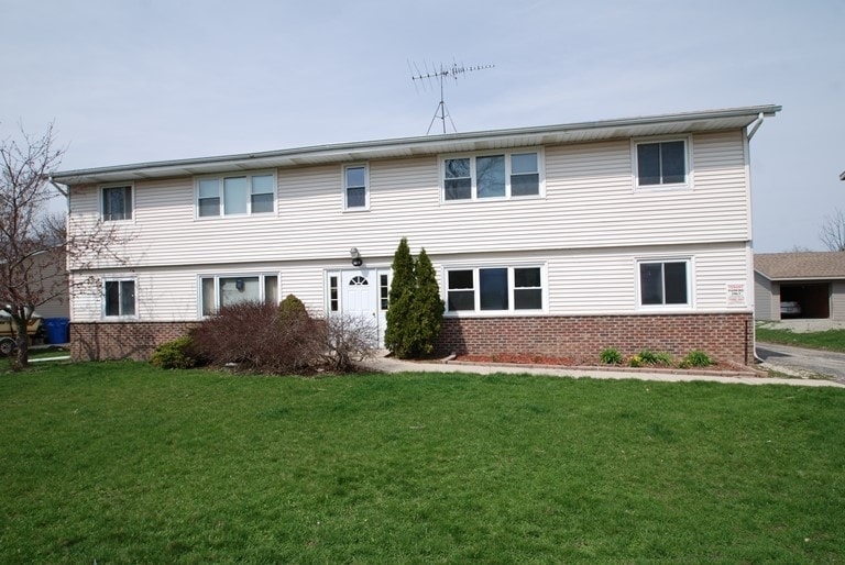 Primary Photo - 1028 Meadow St