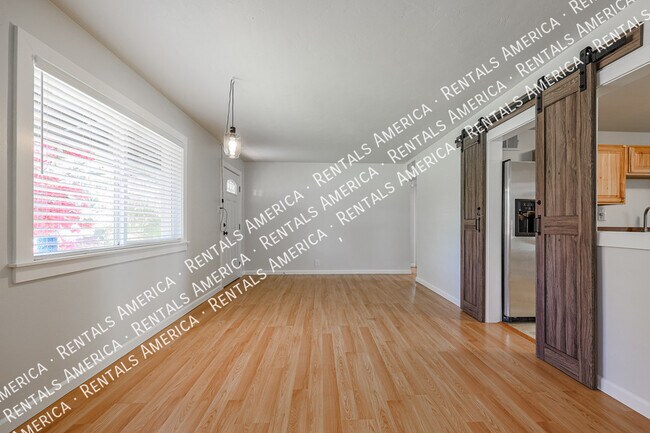 Foto del edificio - 1538 E Cedar St