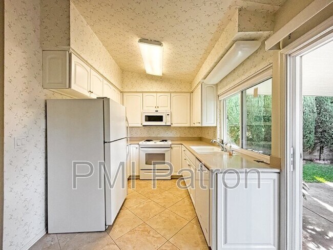 Foto del edificio - 13268 Droxford Street