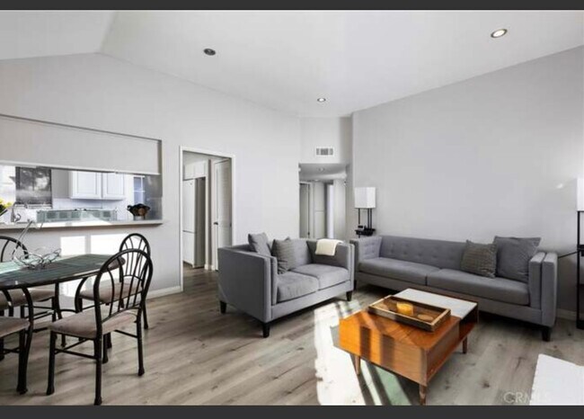 Building Photo - 25961 Montemar