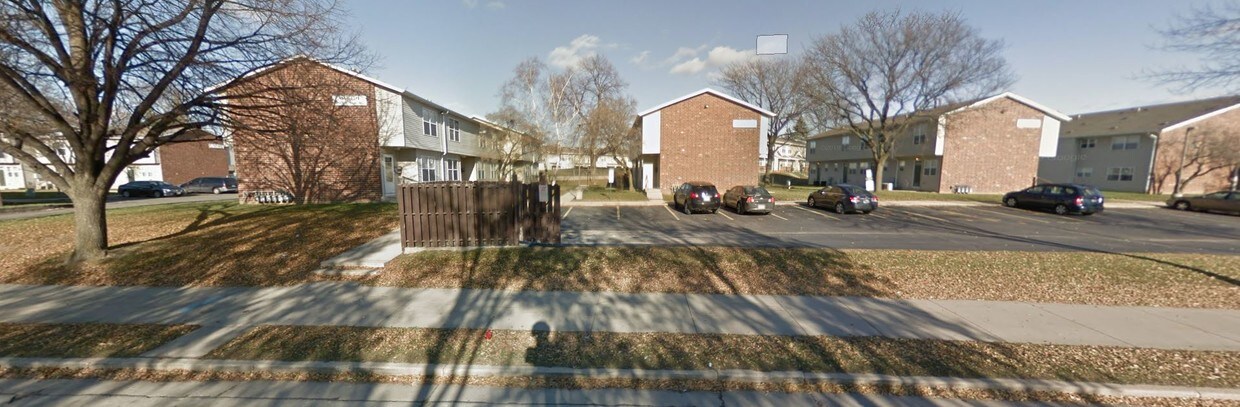 Primary Photo - 1360 W Fond Du Lac Ave