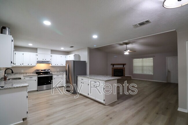 Foto del edificio - 9001 Thompson Dr