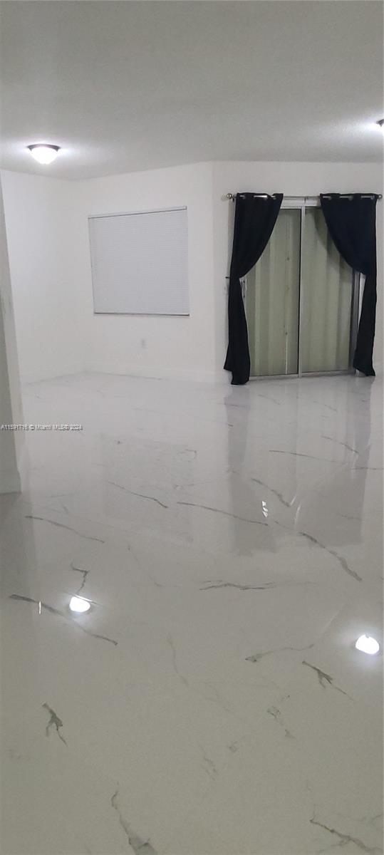 Foto del edificio - 1651 SW 127th Ave