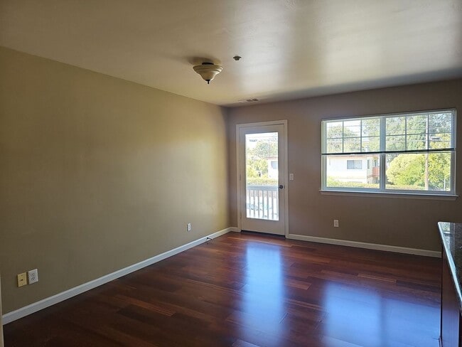 Building Photo - 405 Foothill Blvd