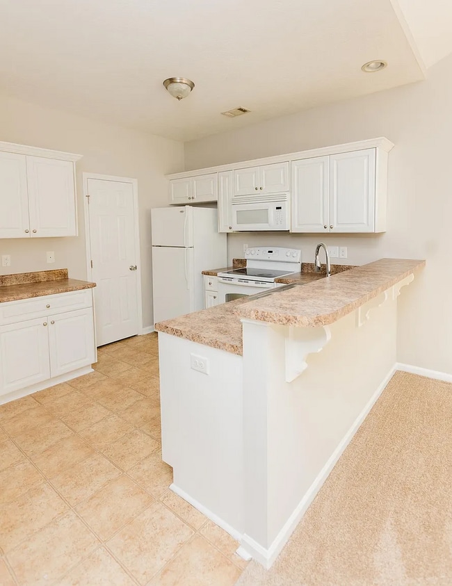 Interior Photo - Grovetown Crossing