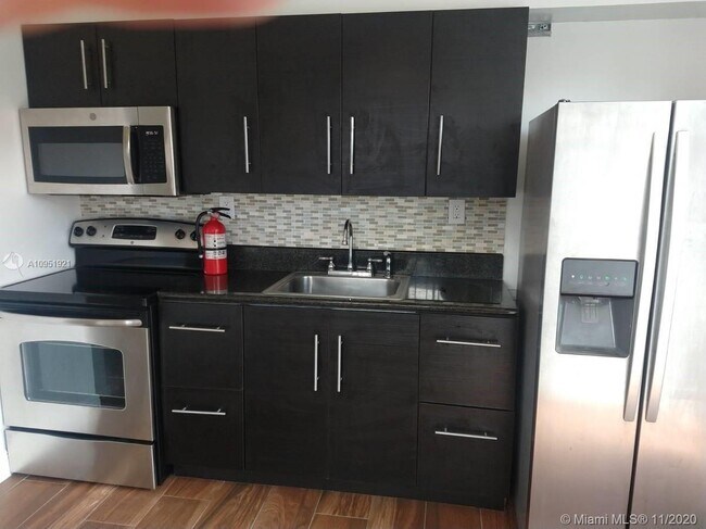 Building Photo - 334 NE 58th Terrace