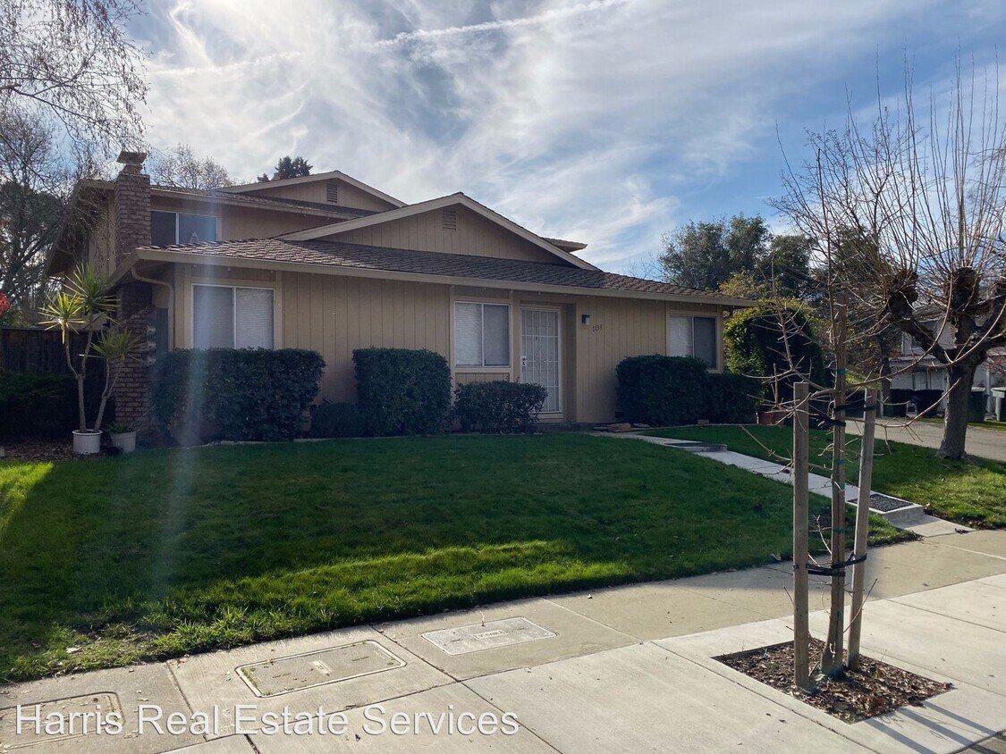 1133 Kottinger Dr Unit 1, Pleasanton, CA 94566 Room for Rent in