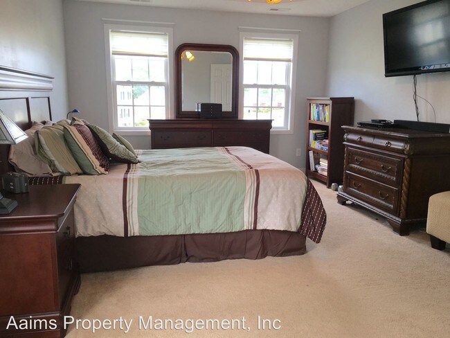 Foto del edificio - 3737 Heather Brooke Dr