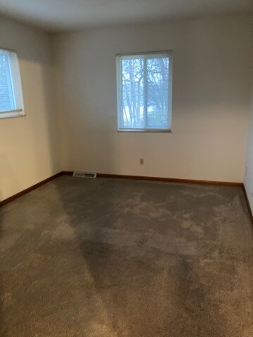 Building Photo - 3020 Carskaddon Ave