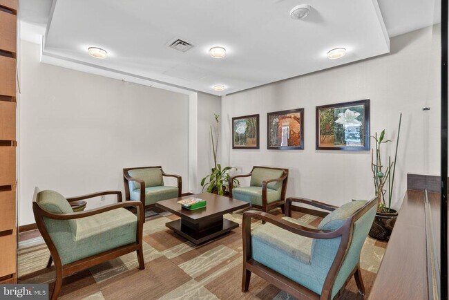 Foto del edificio - 307 Yoakum Pkwy