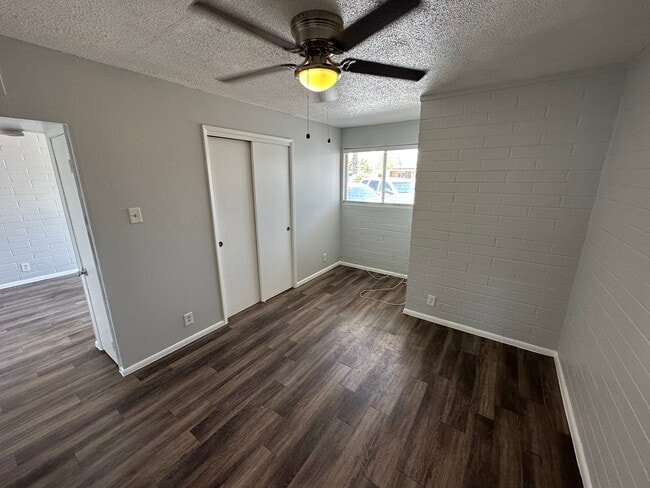 Building Photo - 3123 W Almeria Rd