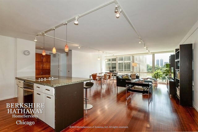 Foto del edificio - 340 W Diversey