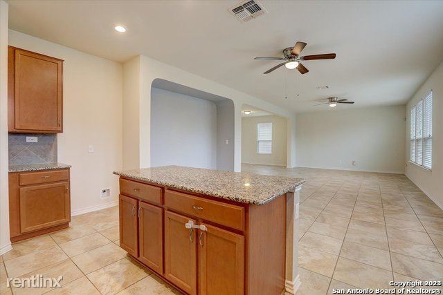 Building Photo - 4 br, 3 bath House - 321 Landmark Run