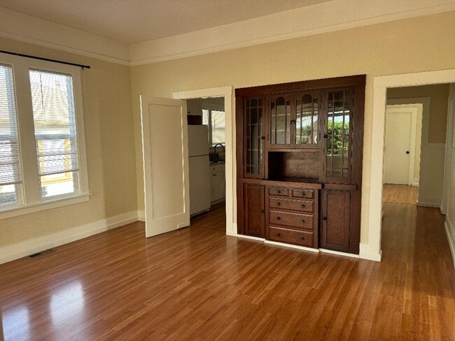 Dinning Area - 245 Maple St
