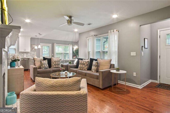 Foto del edificio - 1547 Willowbrook Dr SW