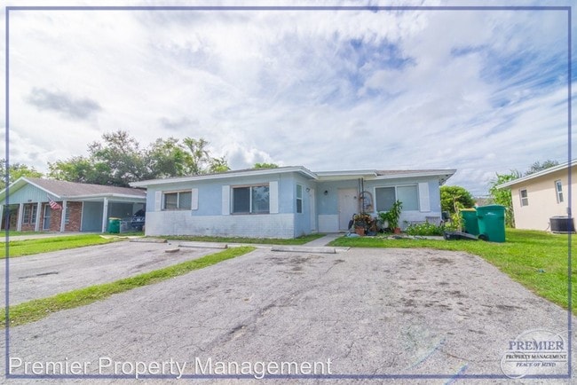 Building Photo - 2 br, 1 bath House - 1075 San Remo Avenue